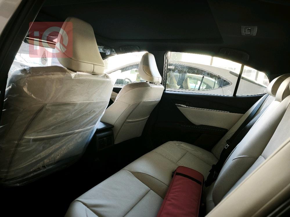 تۆیۆتا کامری